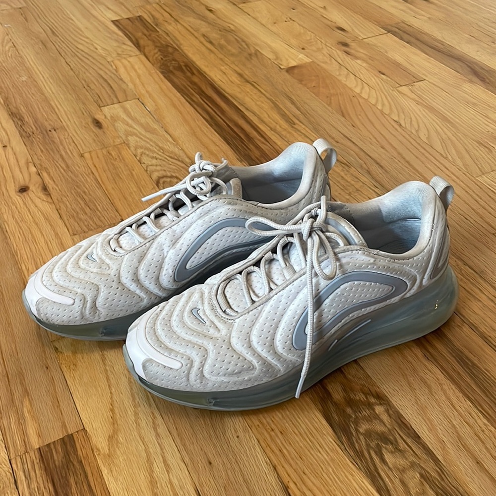 Nike airmax 720 white and grey